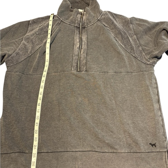 PINK Victoria's Secret Women’s Long Sleeve Fuzzy Gray Quarter-Zip Sweatshirt L - Picture 6 of 7